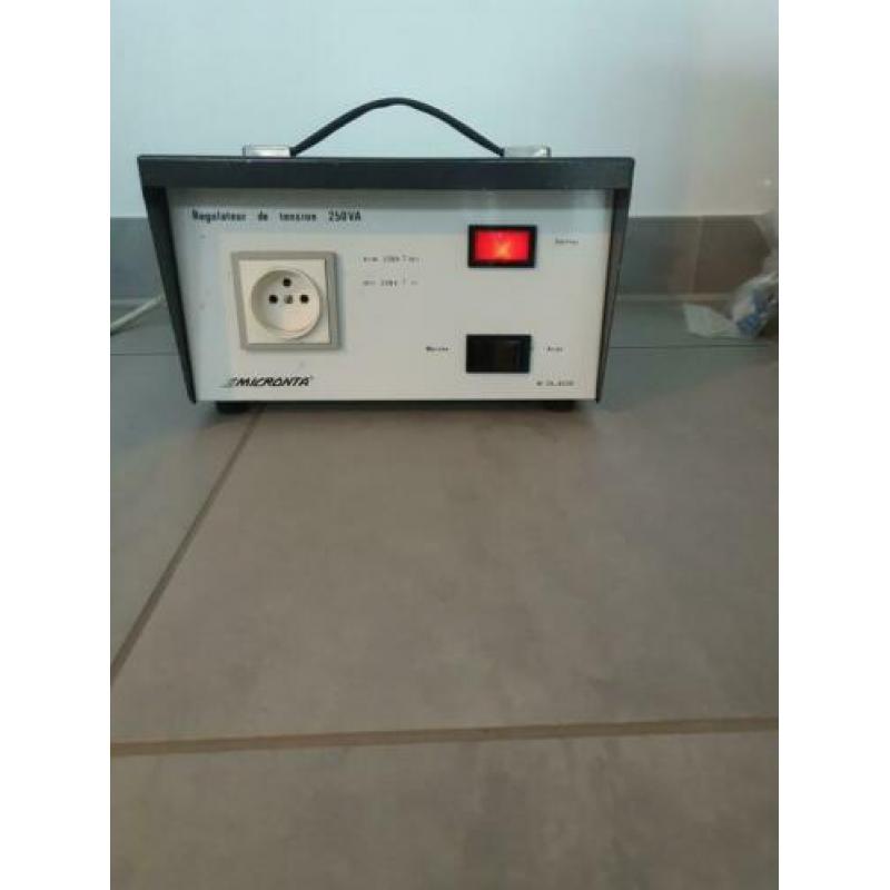 220V-220V spanningsstabilisator 250VA