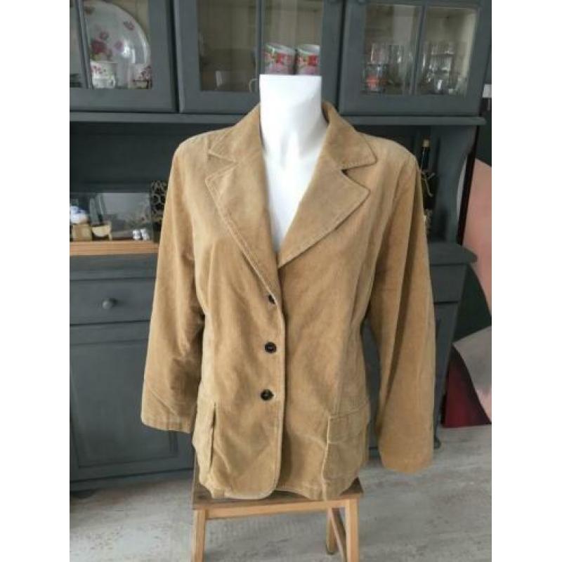 Beige ribstof colbert jasje blazer van Riani maat 46