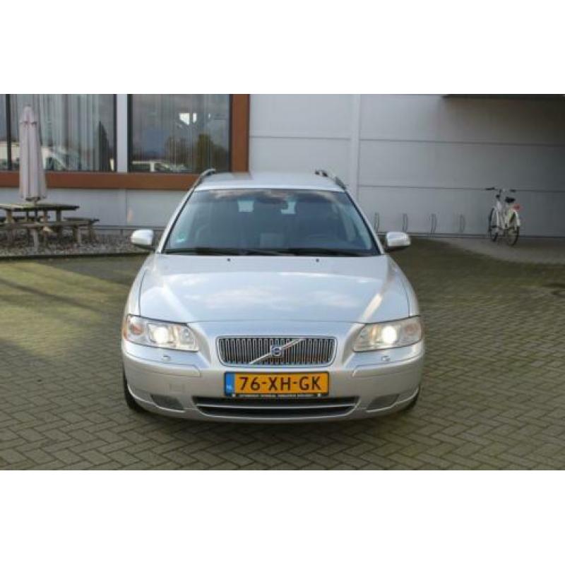 Volvo V70 2.0T Edition Sport Xenon Leder Navigatie