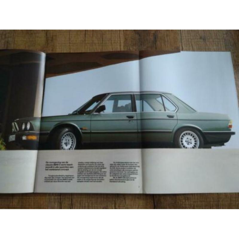 BMW 5 serie e28 prachtige folder uit 1982
