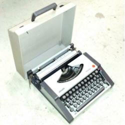 Olivetti schrijfmachine Tropical Vintage Retro Nostalgisch