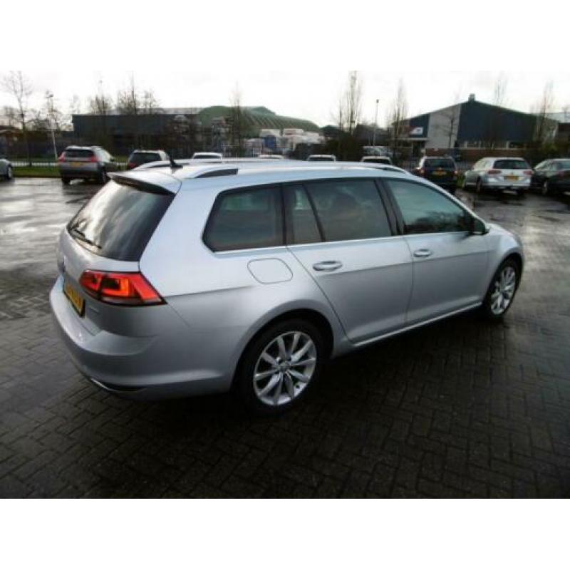 Volkswagen Golf Variant 1.6 TDI Connected Series (bj 2016)