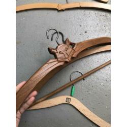 Retro antieken houten kledinghangers