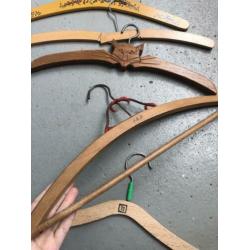 Retro antieken houten kledinghangers