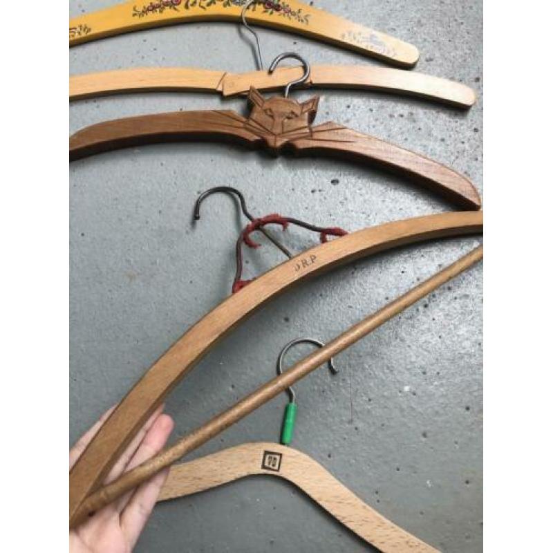 Retro antieken houten kledinghangers