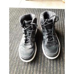 Adidas half hoge schoenen maat 34