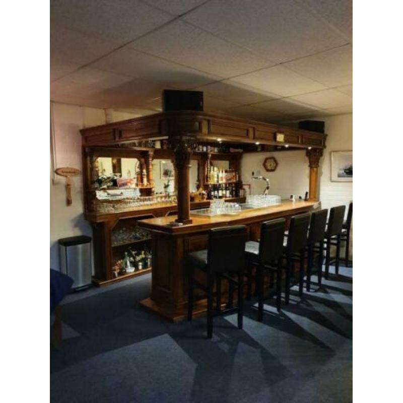 Supermooie bar! Met barkrukken*.... Splinternieuw....