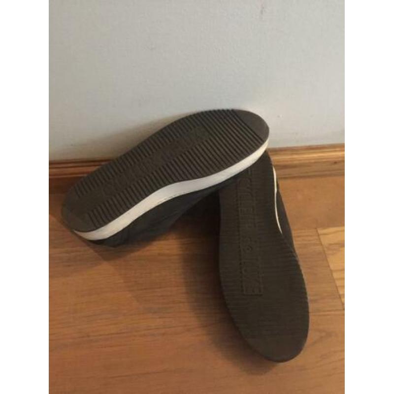 Nette sneaker maat 42, ZGAN!