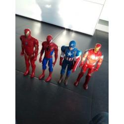 Mooie, stevige set van Marvel actionfiguren, 28 cm hoog.