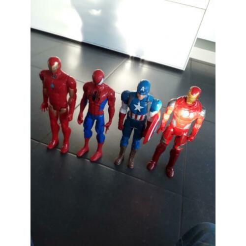 Mooie, stevige set van Marvel actionfiguren, 28 cm hoog.