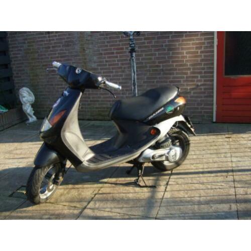 Peugeot viva city snor scooter en als nieuw