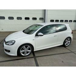 Volkswagen Golf 1.6 TDI Highline VOLKSWAGEN GOLF 1,6 TDI R L