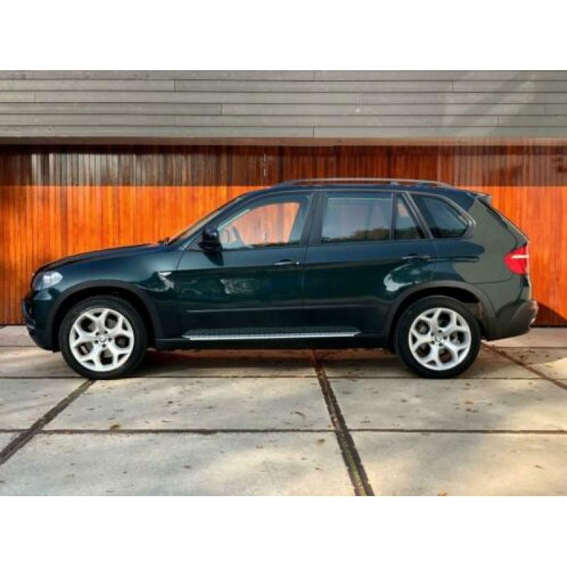 BMW X5 xDrive30d Individual Tiefgrün l stijlvol genieten!