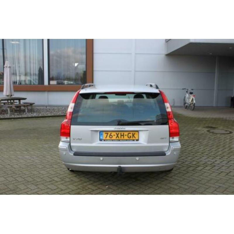 Volvo V70 2.0T Edition Sport Xenon Leder Navigatie