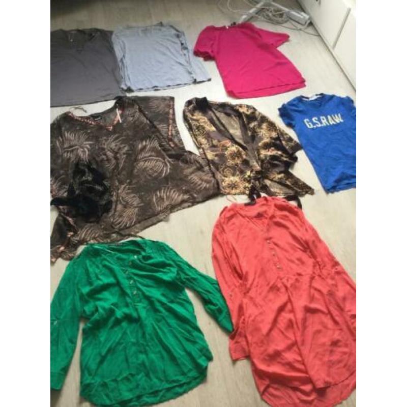 Te koop veel dames kleding.