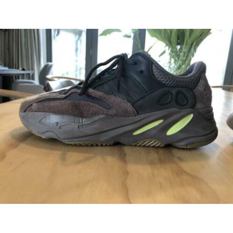 Yeezy 700 Mauve