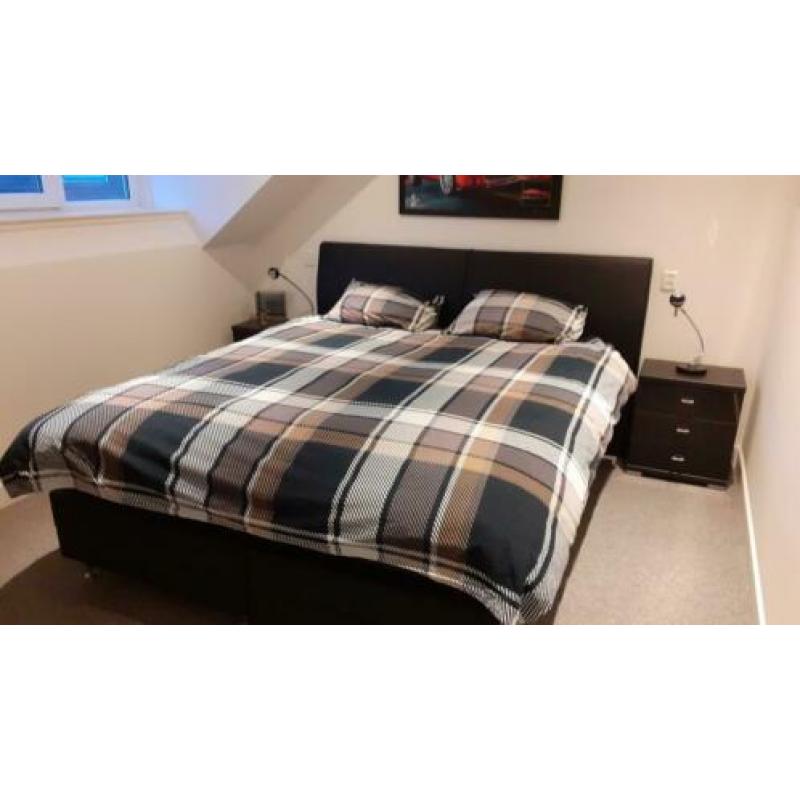 Boxspring compleet met nachtkastjes