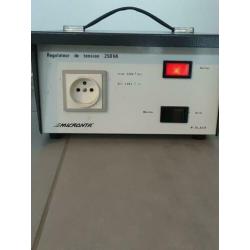 220V-220V spanningsstabilisator 250VA