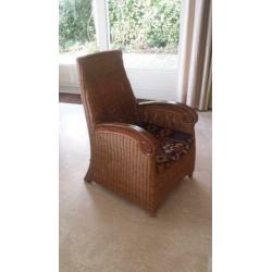 een heel mooie rieten fauteuil