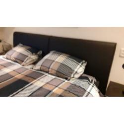 Boxspring compleet met nachtkastjes