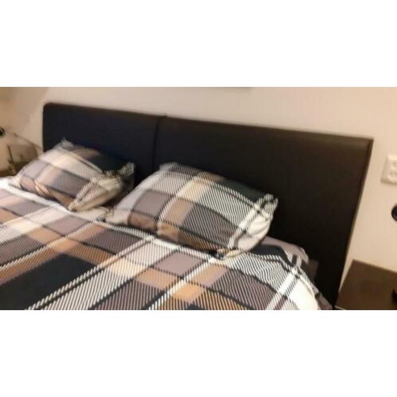 Boxspring compleet met nachtkastjes