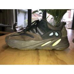 Yeezy 700 Mauve