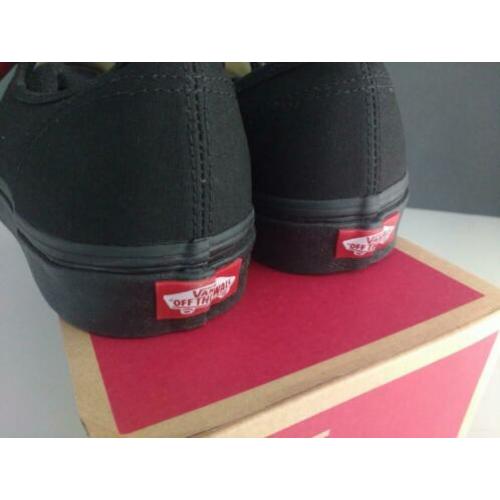 Ongedragen: Vans Authentic, black. Size EU 44 / US 10.5
