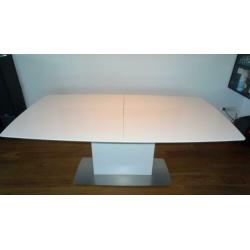 Boconcept eetkamertafel uitschuifbaar