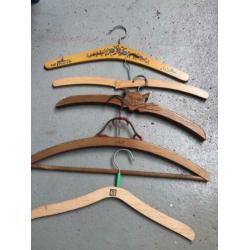 Retro antieken houten kledinghangers