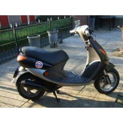 Peugeot viva city snor scooter en als nieuw