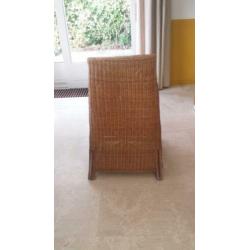 een heel mooie rieten fauteuil