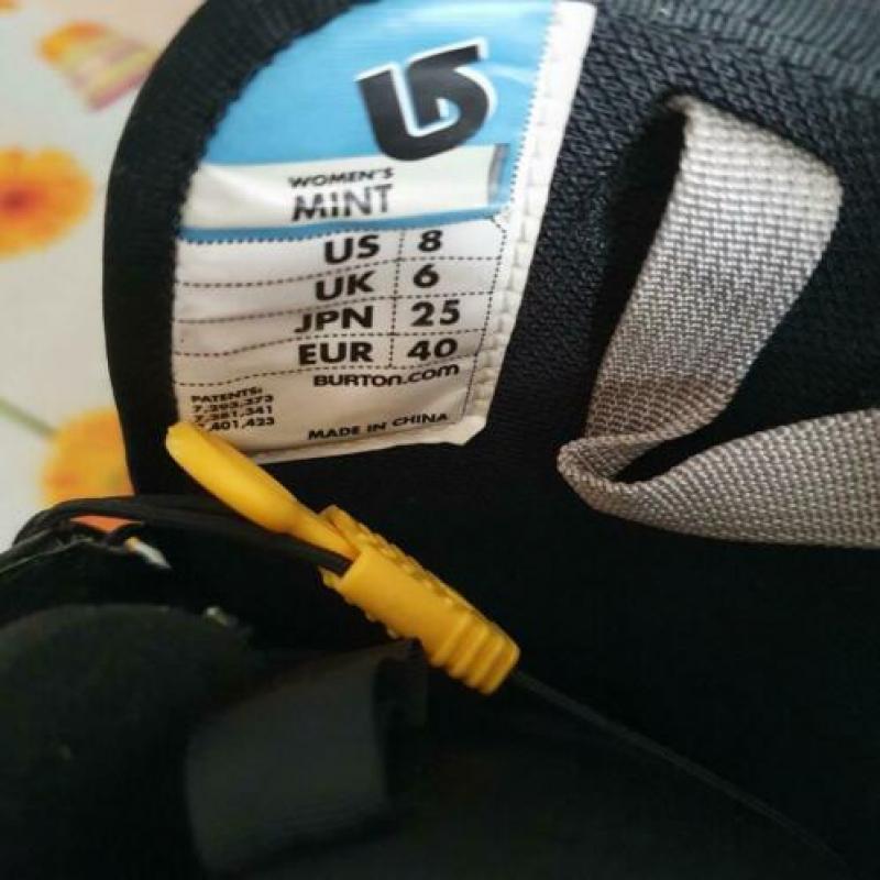 Burton snowboard schoenen maat 37 2x gedragen