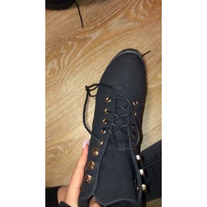 Laarsjes met hak maat 38