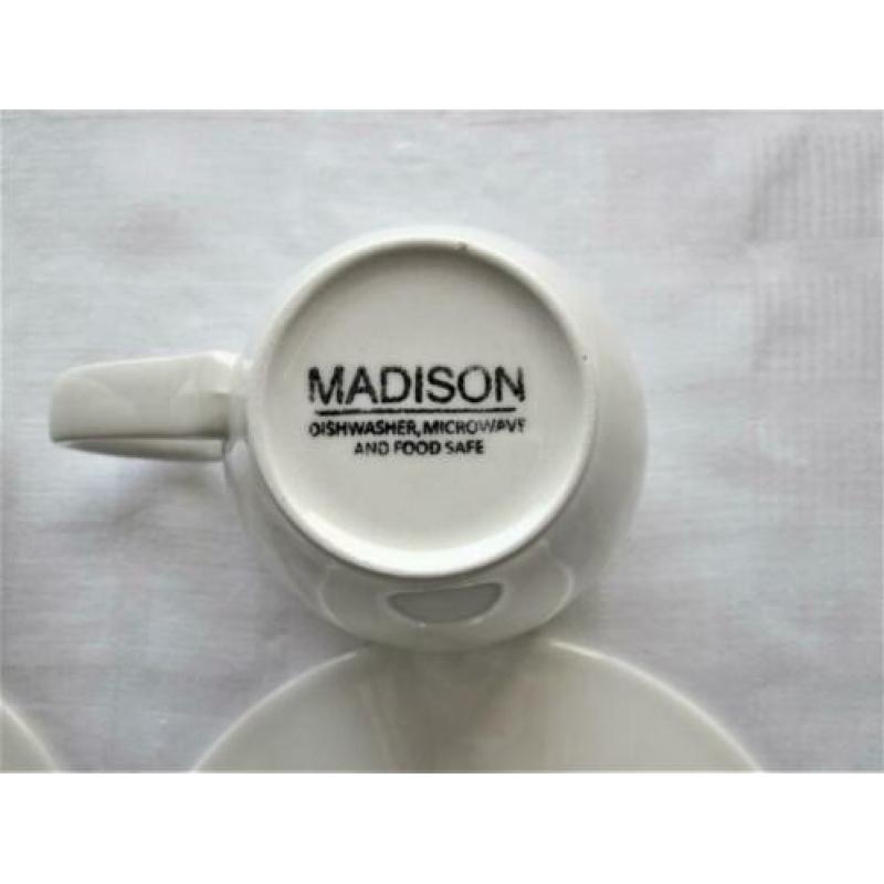 Madison 2 witte mokken met schoteltjes Dm 8,8X8,5 en Dm 17cm
