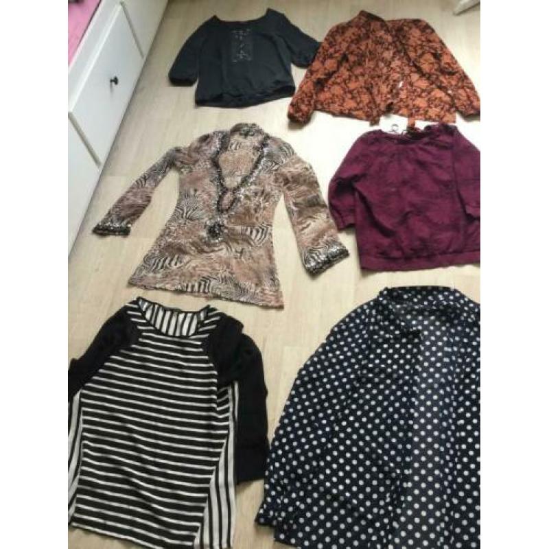 Te koop veel dames kleding.