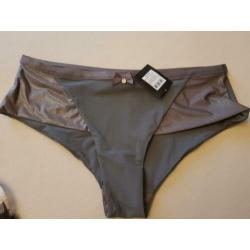 Diverse dames slips L (40/42) € 5,00/st. NIEUW