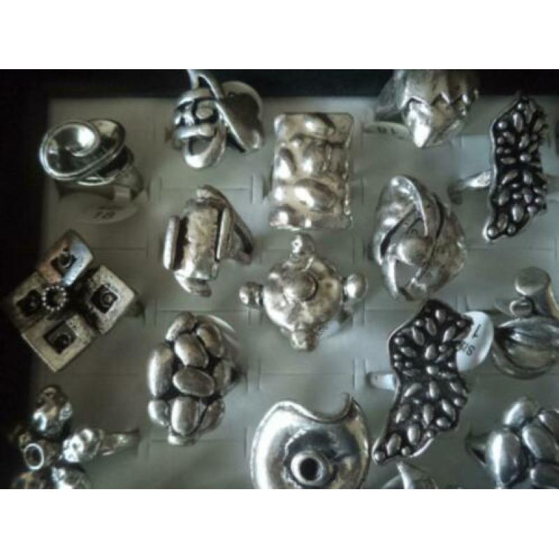 (r24) ringen partij 50 stuks antique look