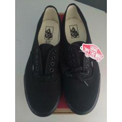 Ongedragen: Vans Authentic, black. Size EU 44 / US 10.5
