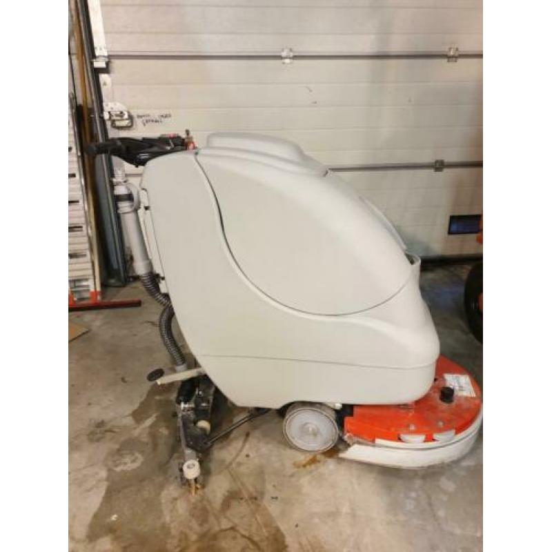 Zeer nette Schrobmachine zelfrijdend 50cm