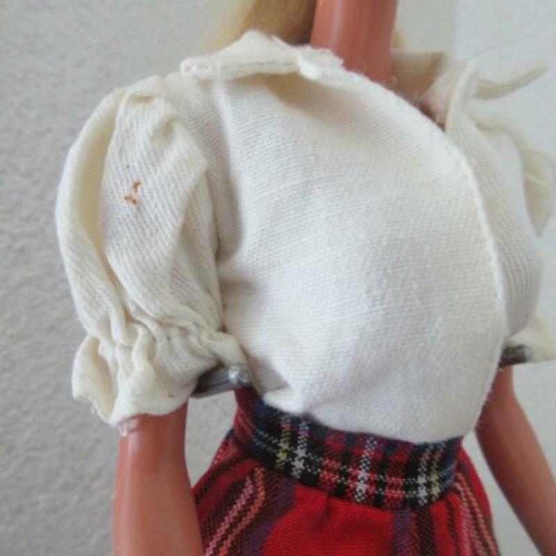 Mooie vintage Barbie/Sindy kleding setje rokje en bloesje