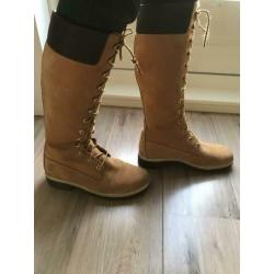 Prachtige hoge Timberlands schoenen Timberland mt 40 / 9.5!