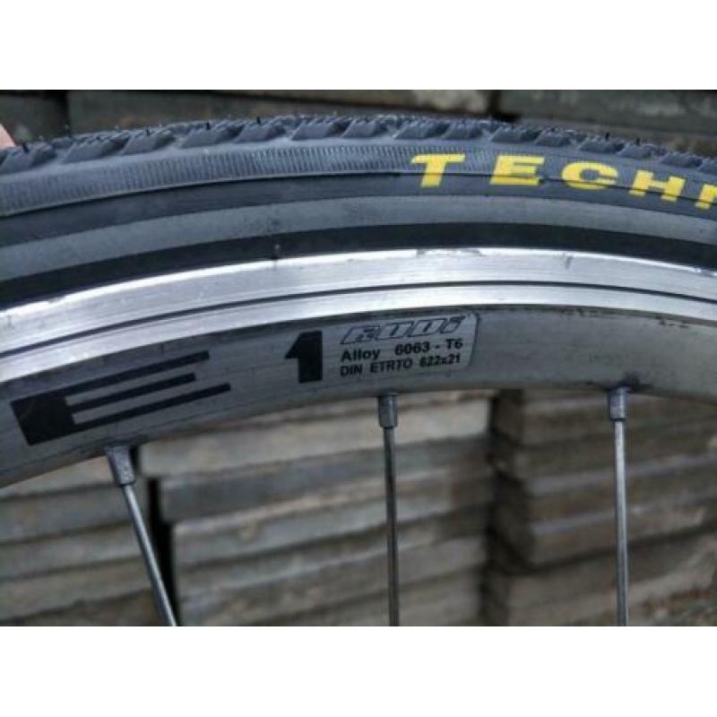 Vuelta Airline 1 fietswiel 28 inch