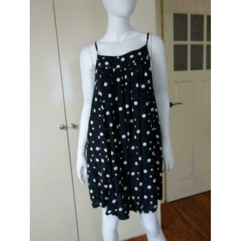 2489 Polkadots zwart wit jurkje ONLY; Mt= M Nieuwstaat