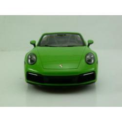 Minichamps Porsche 911 992 Carrera 4s Cabrio 2019 Groen 1:18