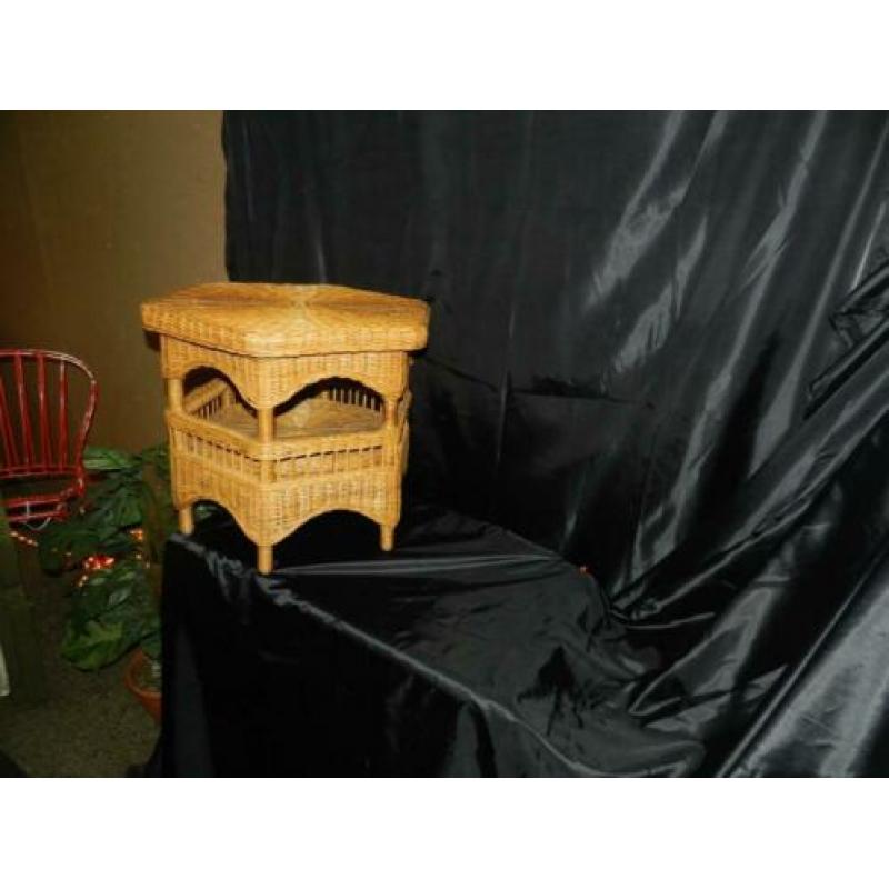 2 x rotan bijzet salontafel