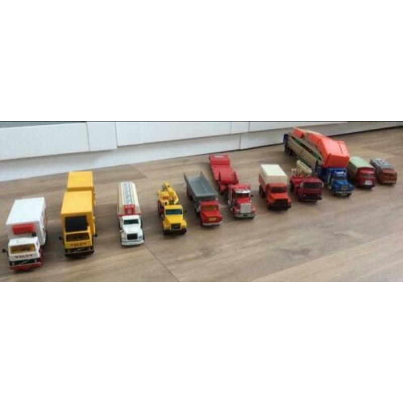 Diverse modelauto’s / vrachtwagens