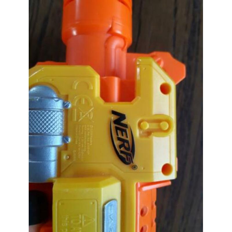 Nerf barricade RV-10 N-strike pistool.
