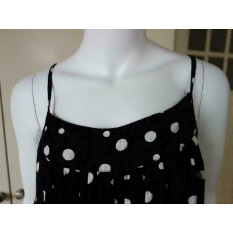 2489 Polkadots zwart wit jurkje ONLY; Mt= M Nieuwstaat