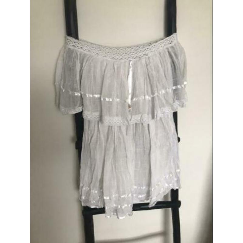 Off shoulder strand jurk