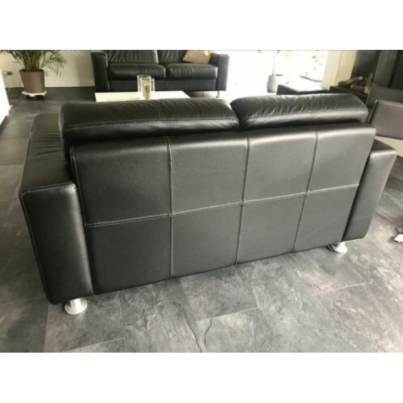 Zwarte moderne leren 2 persoons bank
